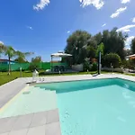 Сasa de vacaciones With Private Pool Floridia