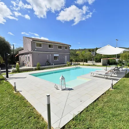 בית נופש With Private Pool פלורידיה