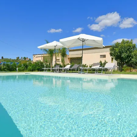 בית נופש With Private Pool פלורידיה